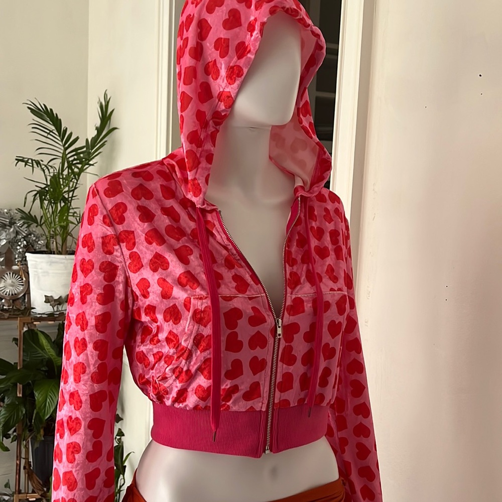 (Sold on other platforms)Velvet jacket Heart print